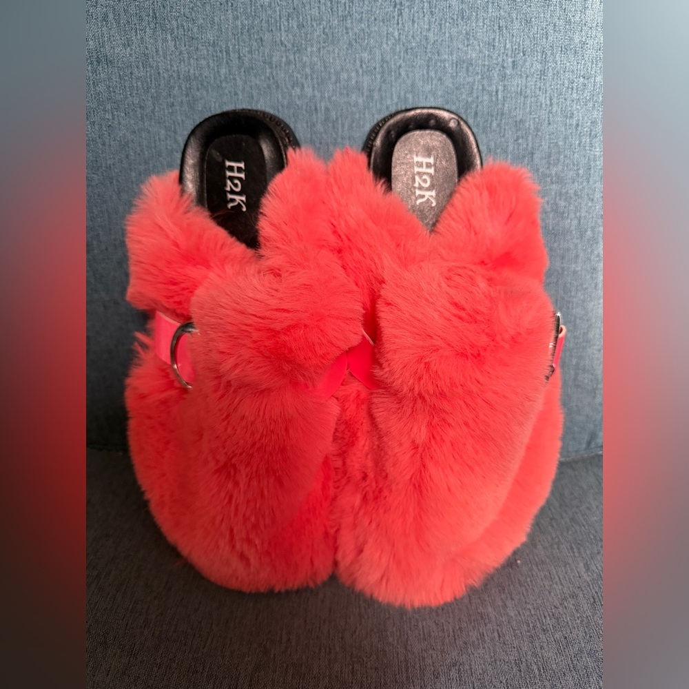 H2K sandals for women..